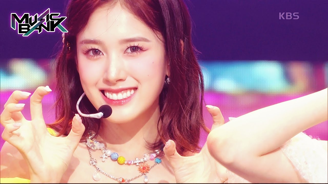 BEAUTIFUL MONSTER - STAYC [Music Bank] | KBS WORLD TV 220729