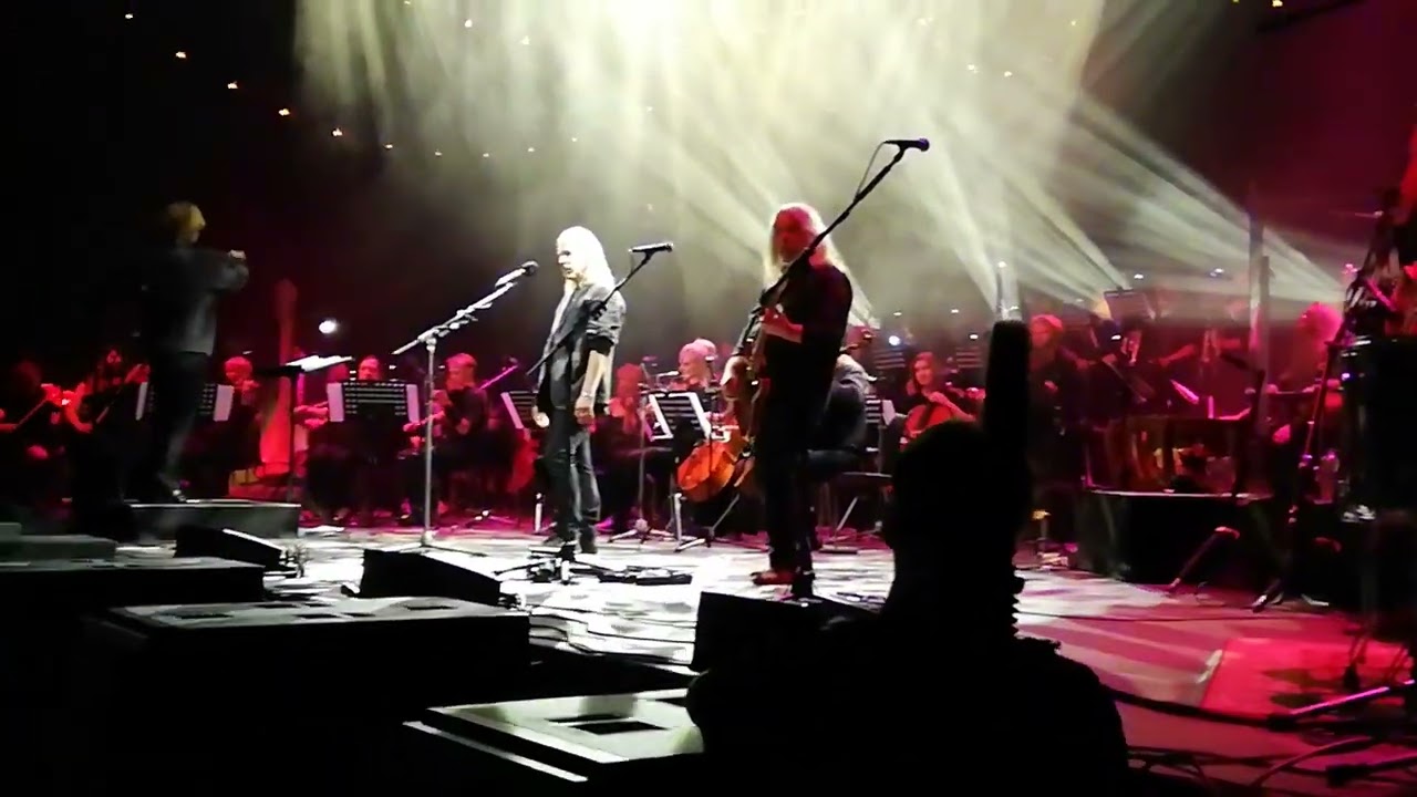 New Model Army, 15.7.22 live in Berlin / Tempodrom, Lullaby
