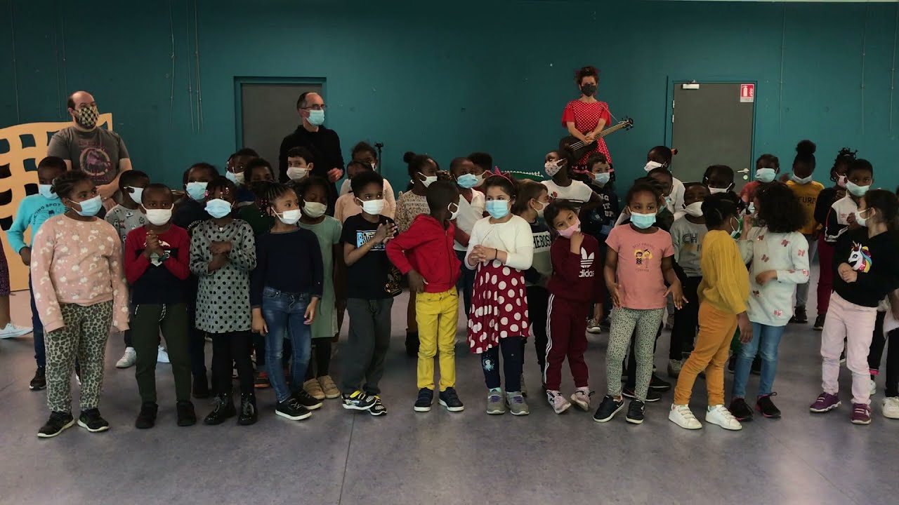 ICI ET LÀ (Minibus et les enfants de Limoges)
