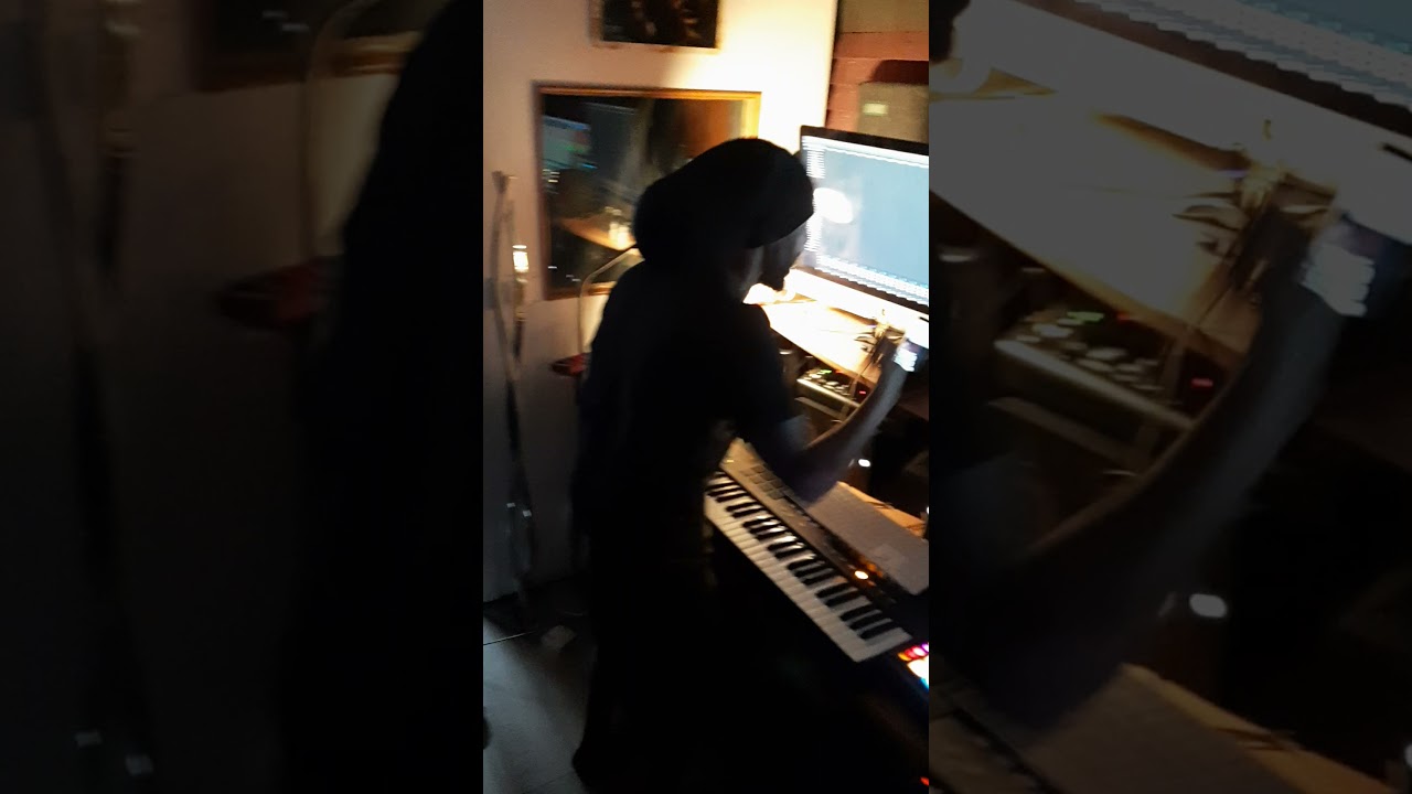 freestyle guitare chez Blacko avec adjah Santana (2)