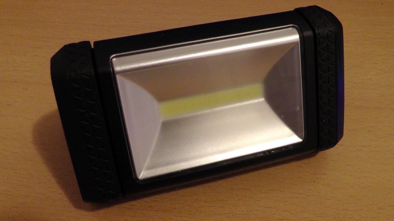 Varta LED Arbeitsleuchte Work Flex Area Light 200lm im Test