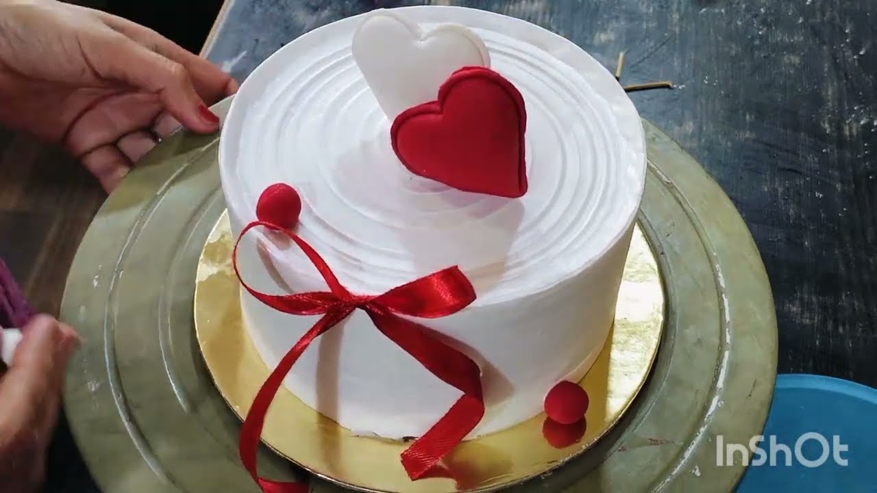 1/2 kg cake mein hight kaise De || half kg cake decoration#cake #cakedecoration 