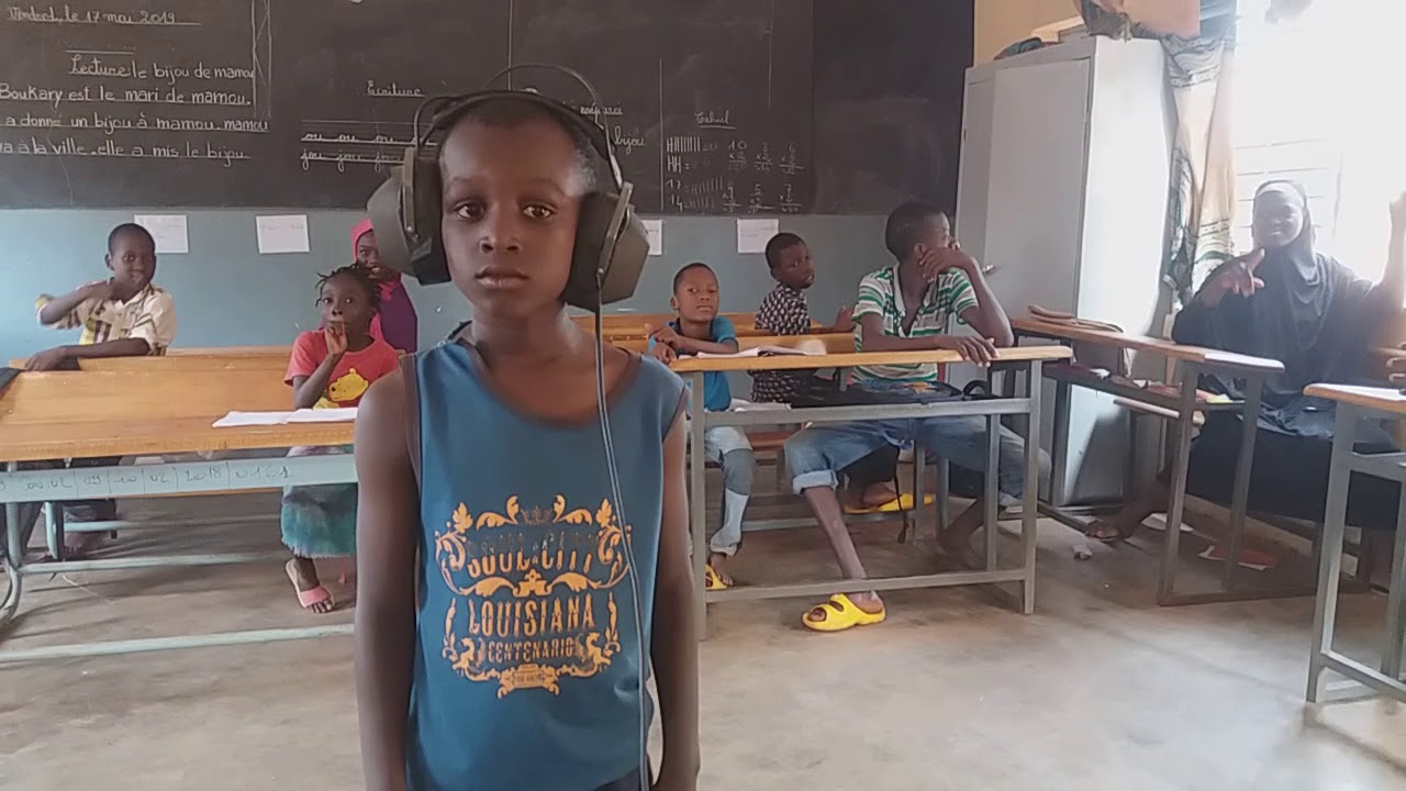 Développement du langage chez l'enfant sourd à travers la rééducation à la méthode verbo tonale