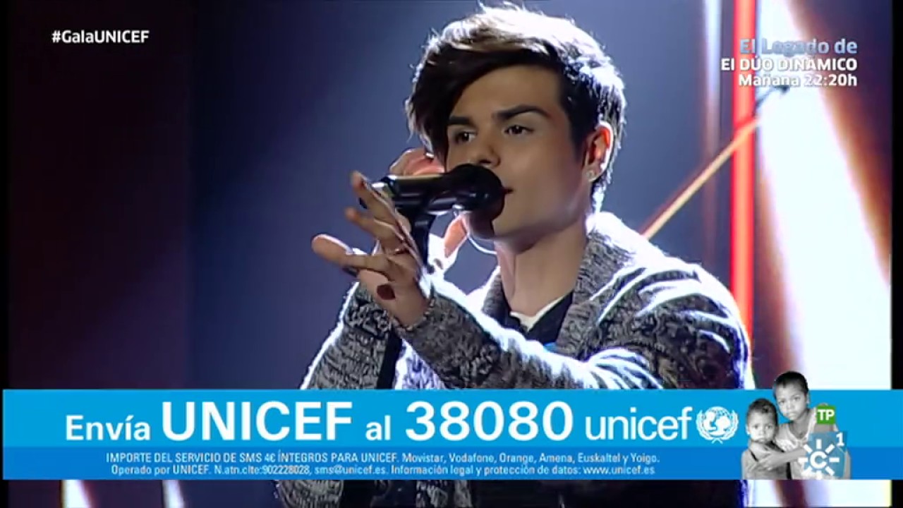 Abraham Mateo canta 