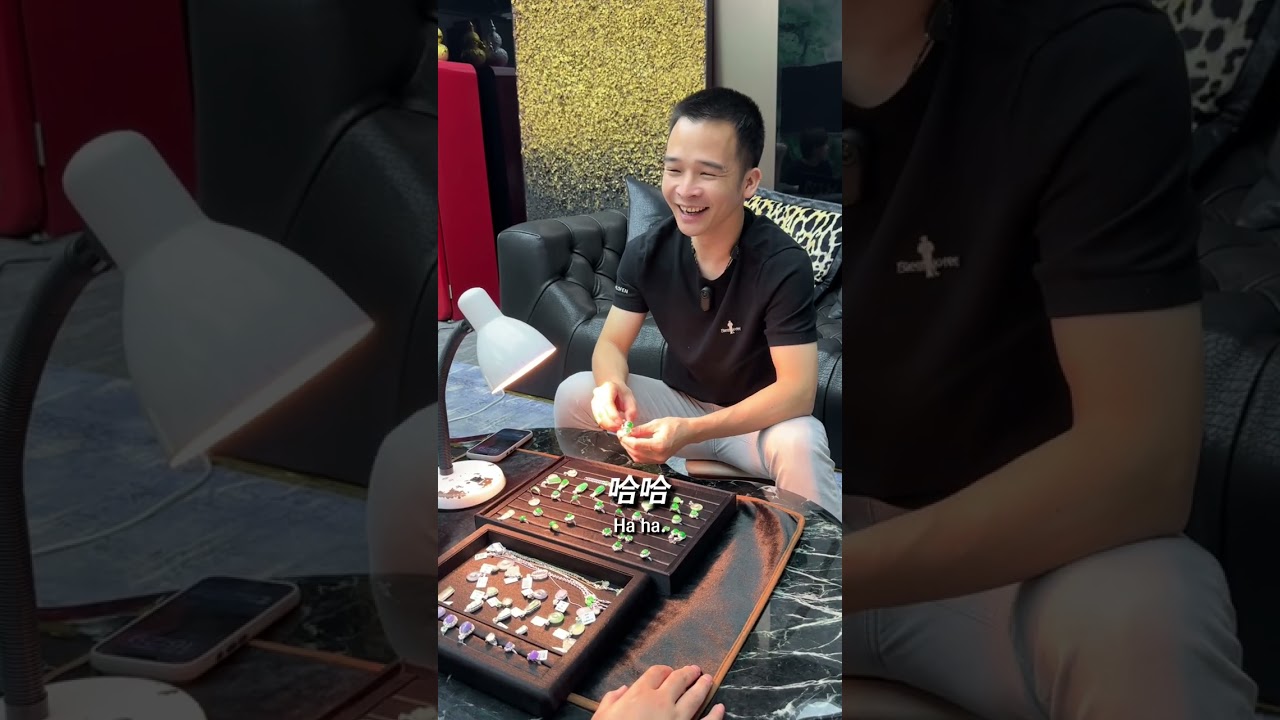 今天这波小精品都是满绿的！看看这位前辈带来的翡翠都是些什么品质！