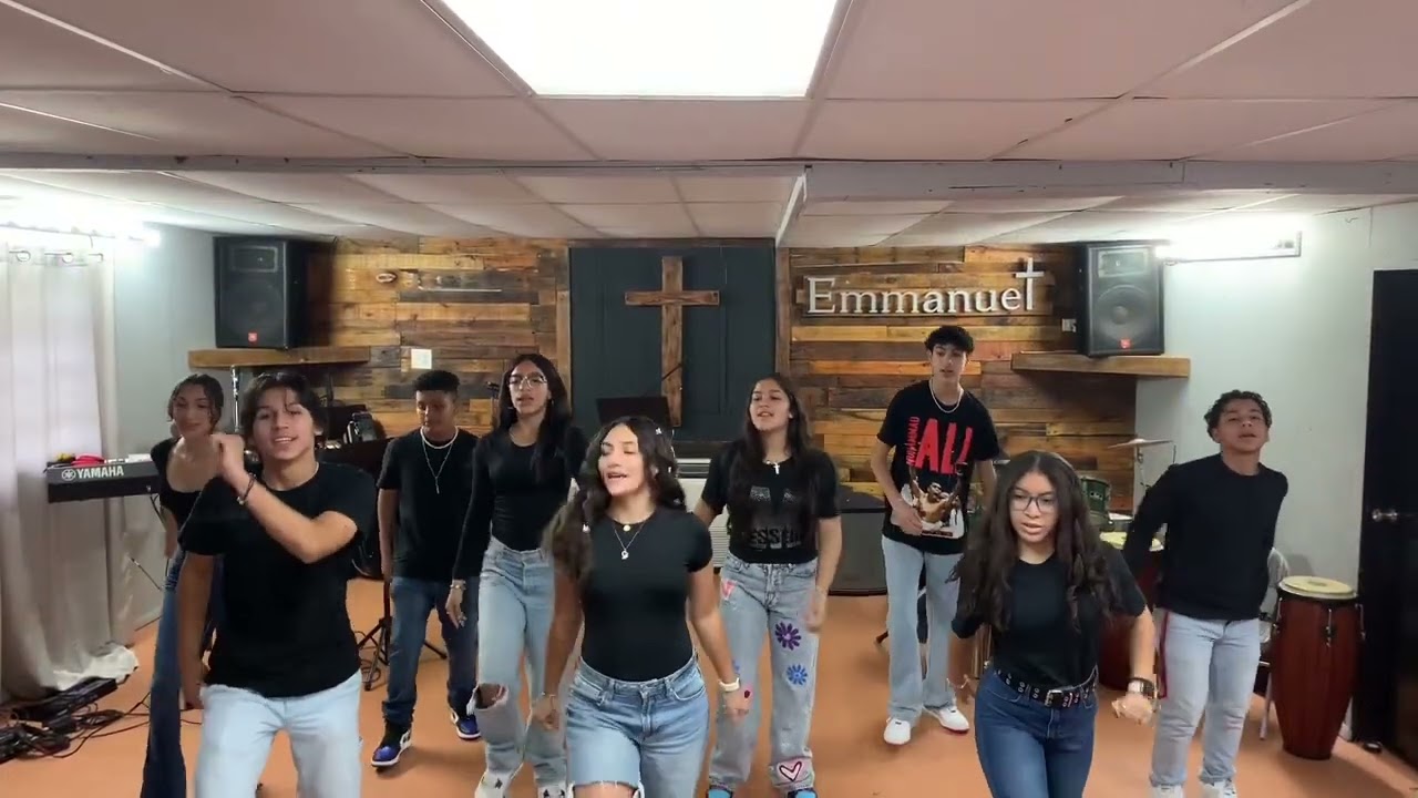 Emmanuel Youth: GRACIAS (Majo y Dan, Ft. Musiko)