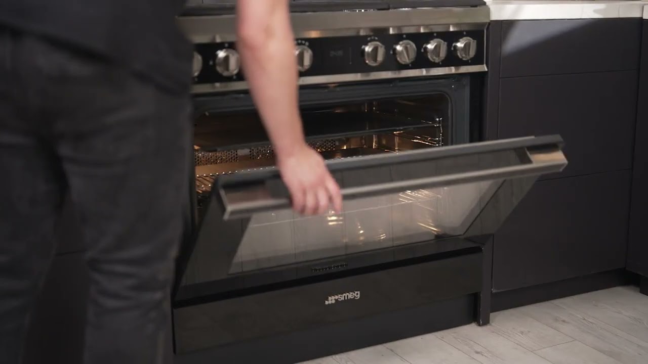 Product Review: Smeg 90cm Portofino Freestanding Dual Fuel Oven/Stove CPF9GPBLA