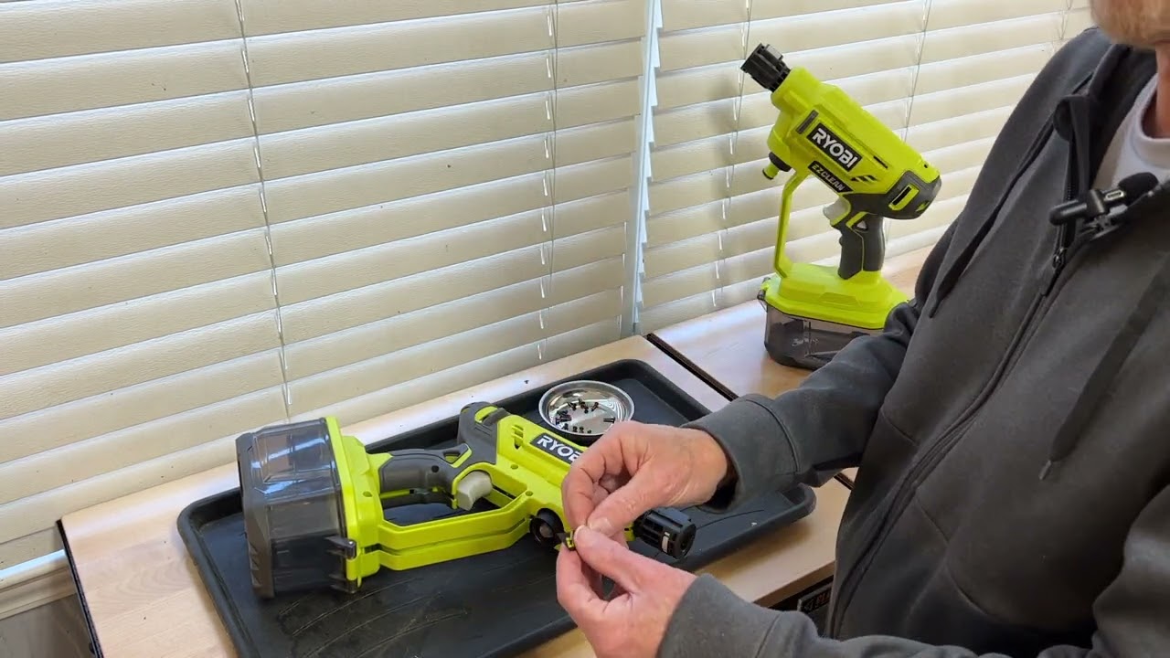 Ryobi ONE+ 18V EZClean 320 Breakdown