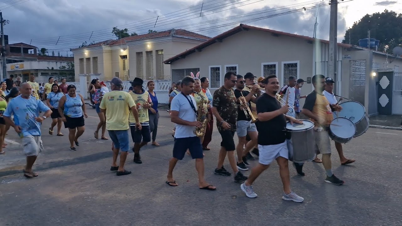 Veja como foi o desfile do bloco dois irmão na terça feira de carnaval 2026 em Araruna pb