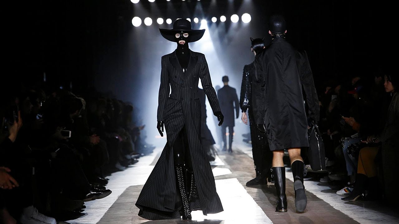 Moschino | Pre-Fall 2018 + Fall Winter 2018/2019 Full Fashion Show | Menswear