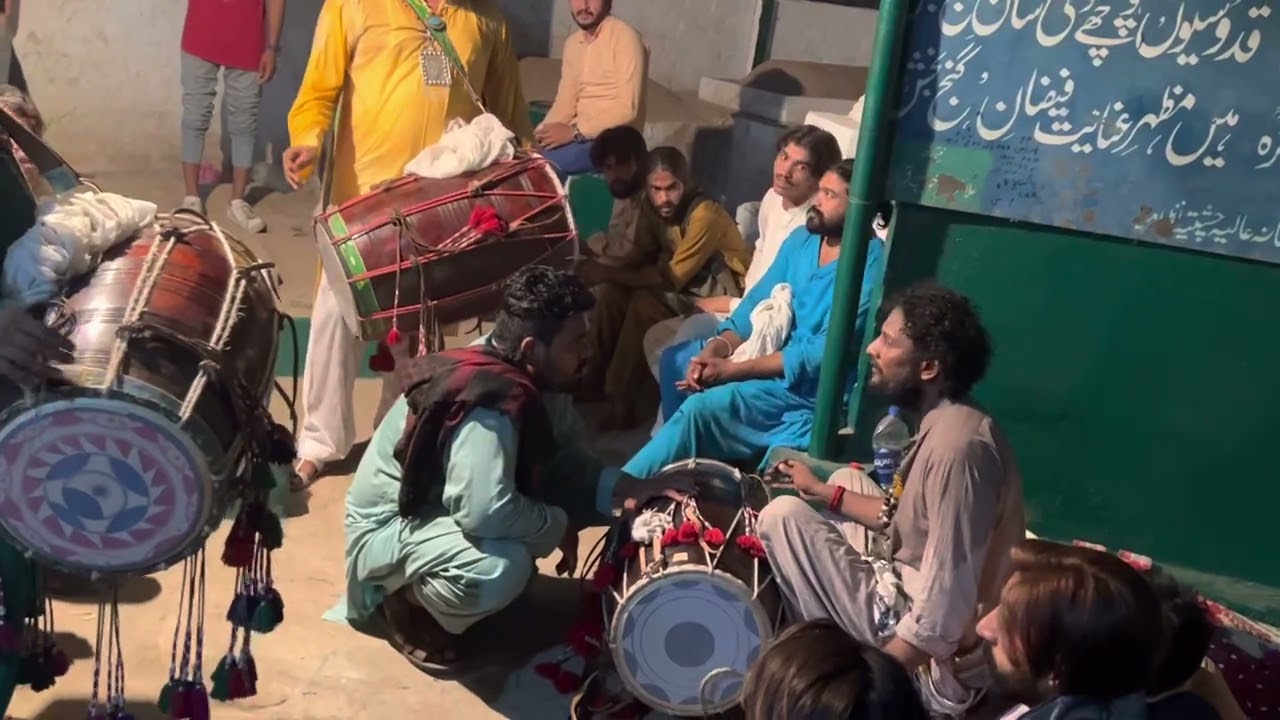 Mithu sain and Lalli sain classical dhol at Shah Fareed 512