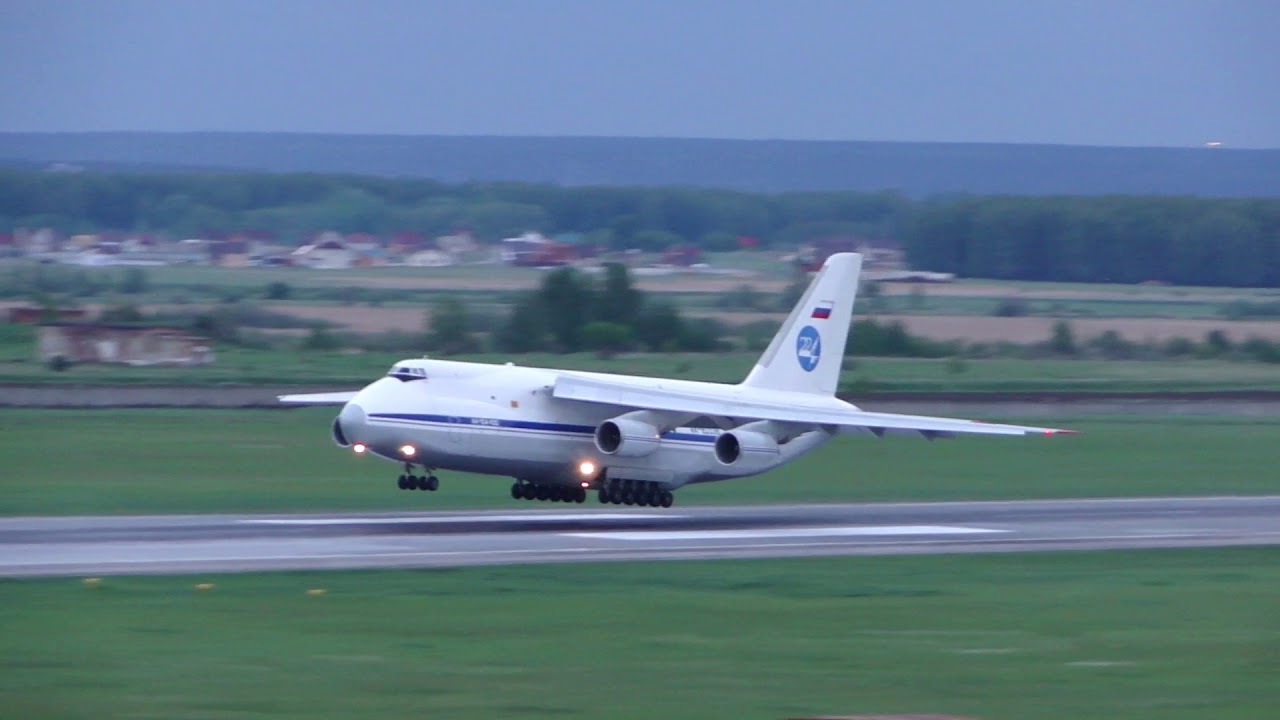 Antonov An 124 100 RA 82038 Russian Air Force Landing RWY25 UNNT
