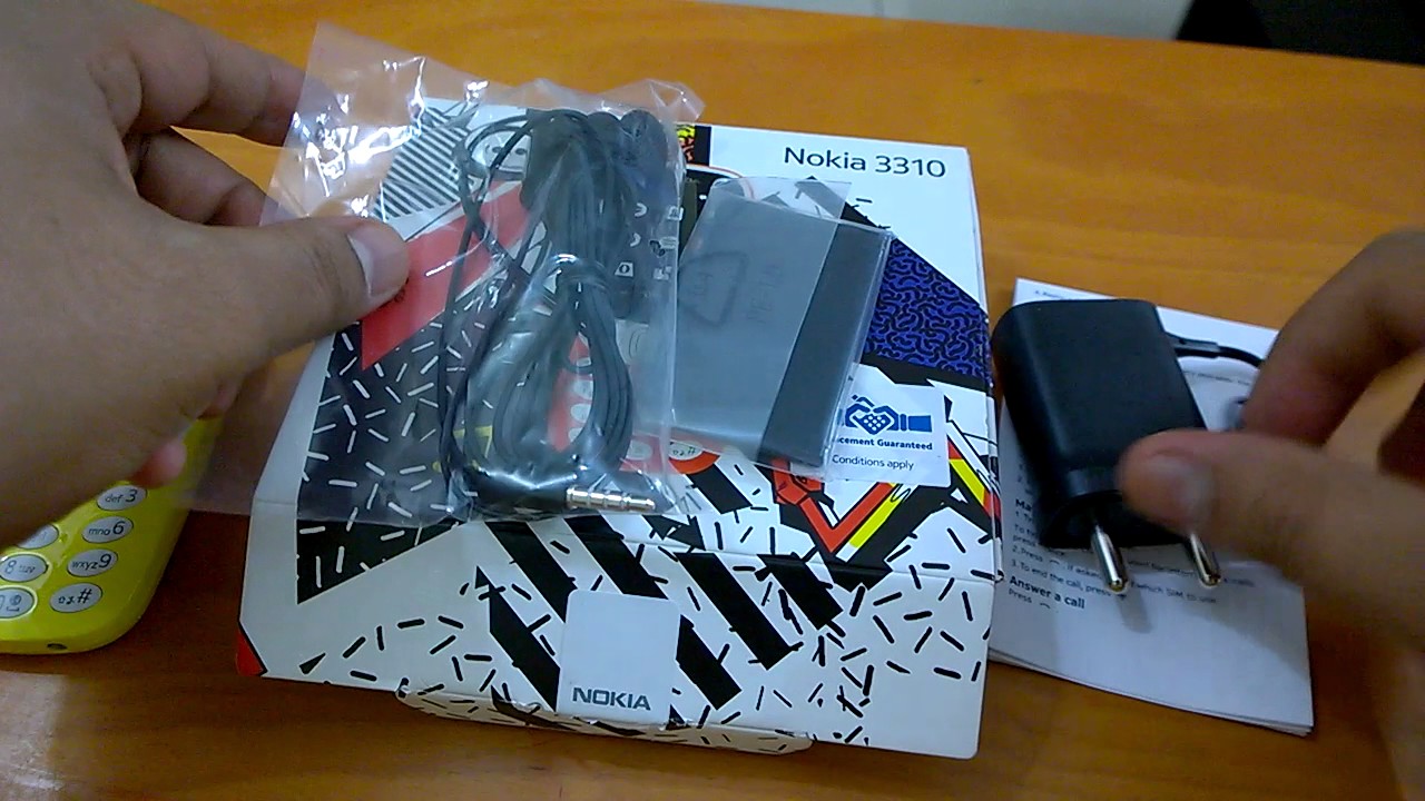 Nokia 3310 (2017) unboxing and first impressions