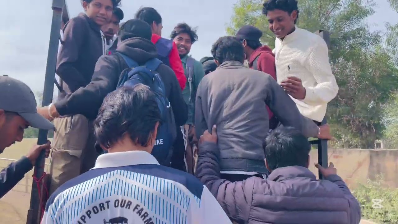 Aaj cricket khelne gye dekho kiya huaa#cricket #viralvideo #cricketlover #cricketfan #love #explore 