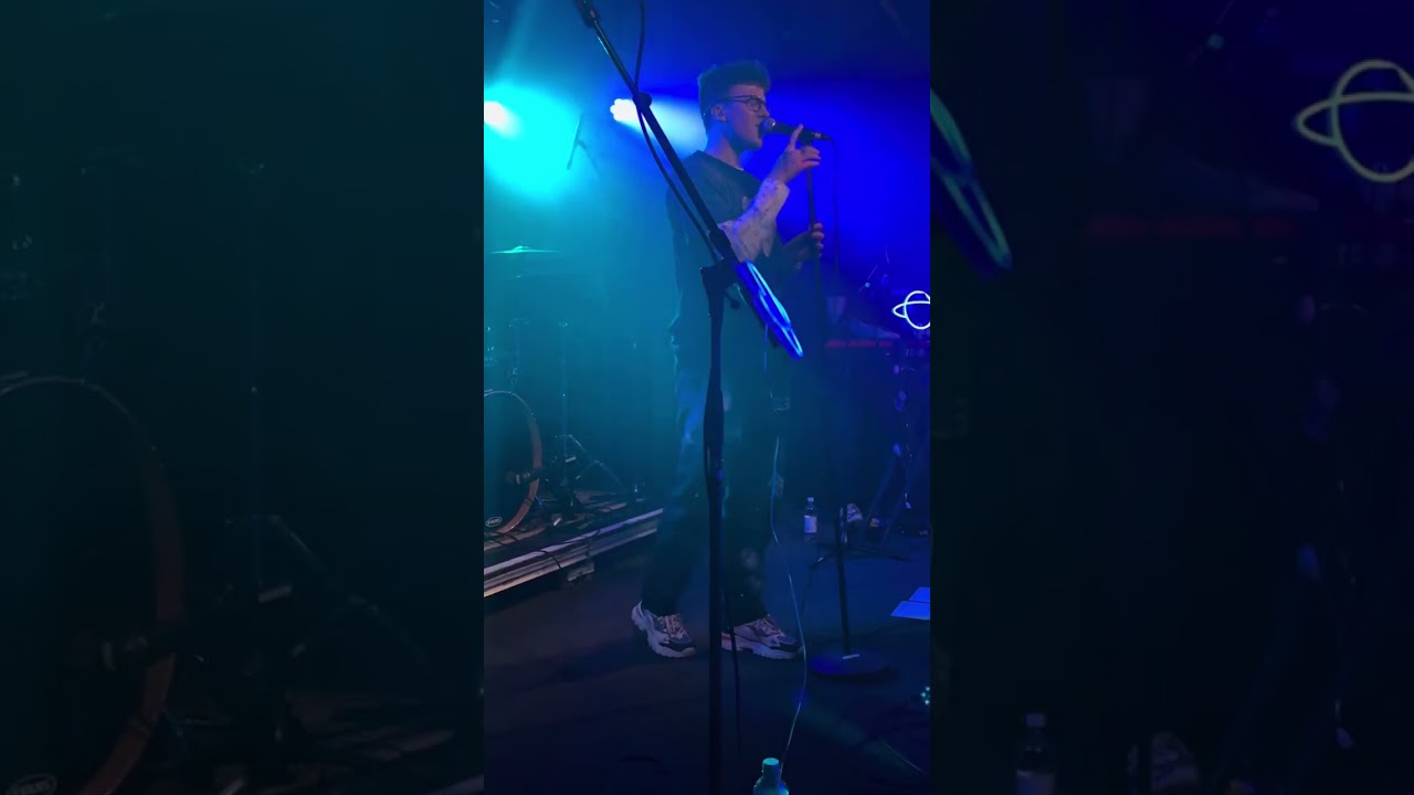 Konsert med Rymdpojken (Adam Englund) live i Sthlm + 2 osläppta låtar. Se, lyssna och njut! ♡