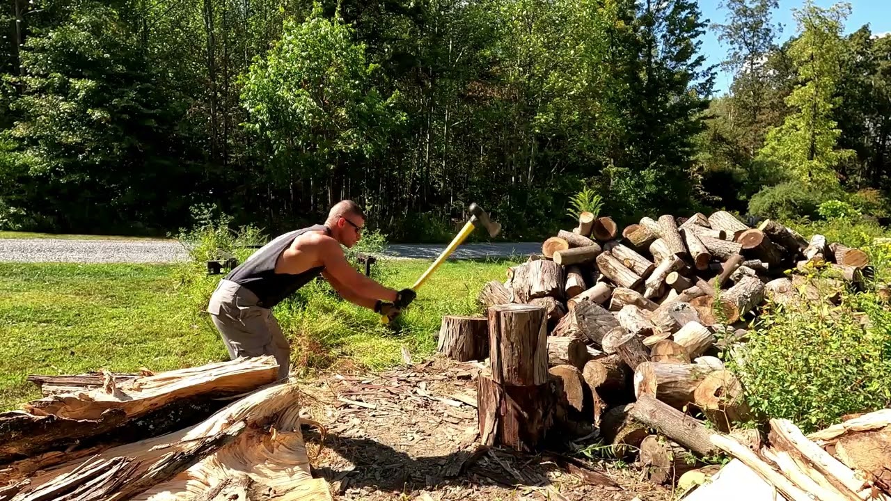 Prepping for winter #splittingwood