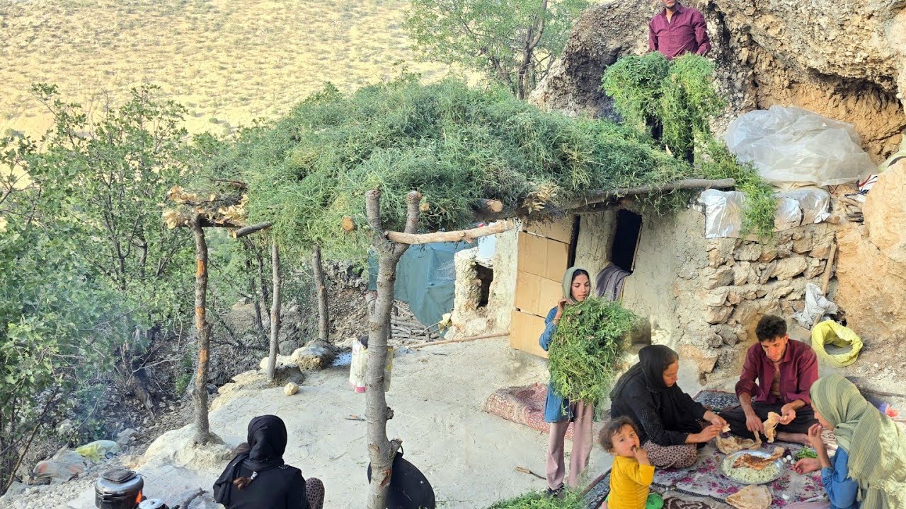 🏆 🔥 Hard Life of Cave Nomads ⛰️ | Collecting Winter Fodder for Baby Goats 🐐🌿