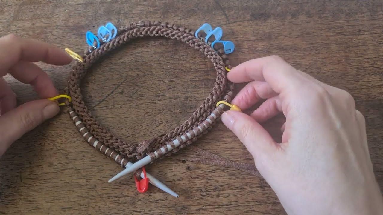 TUTORIAL DI MAGLIA avvio e lavorazione del collo top down raglan con ferri accorciati alla tedesca