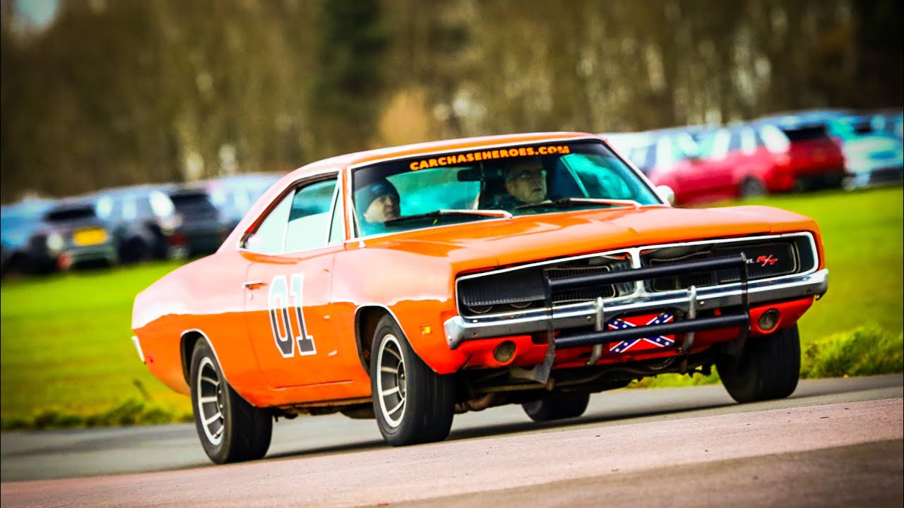 THIS IS THE COOLEST TRACK EXPERIENCE ON EARTH - Driving all of your film and TV favourites!