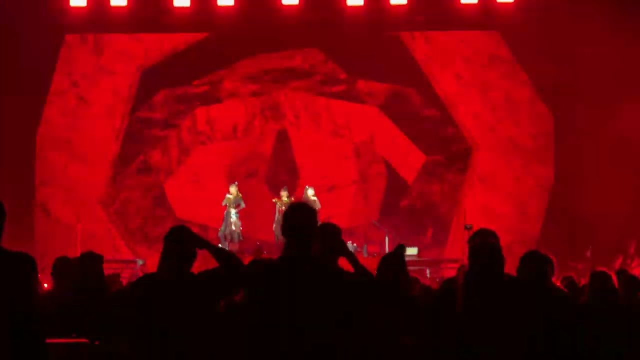 BABYMETAL – Megitsune (Live in Toronto 2025 | Wild, Powerful, Unstoppable at Coca-Cola Coliseum)