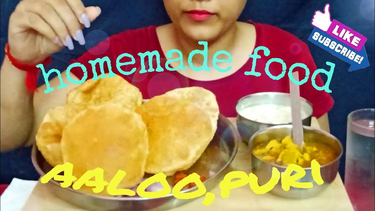 Eating Aloo ka jhol ,Puri And Raita | Indian Household Meal | Curly Foodie
