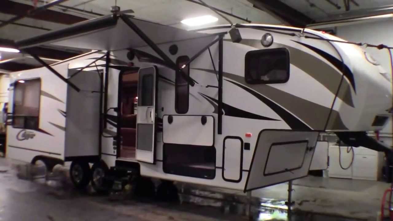 2014 Keystone Cougar 28SGS Three Slide Fifth Wheel only 7,600 pounds!