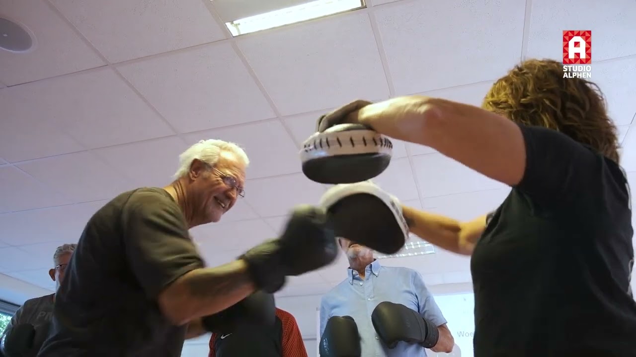 Boksen heeft positieve uitwerking op Parkinson patiënten: Teus de Kruyf geeft les