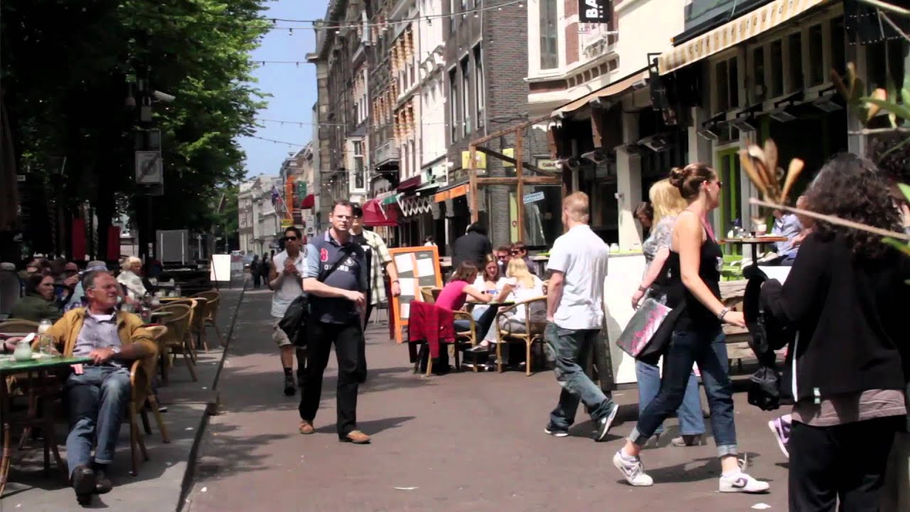Students explore the international court system in The Hague