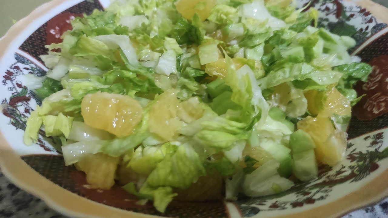 سلطة منعشة وسريعة التحضير 🌿🥒🍊