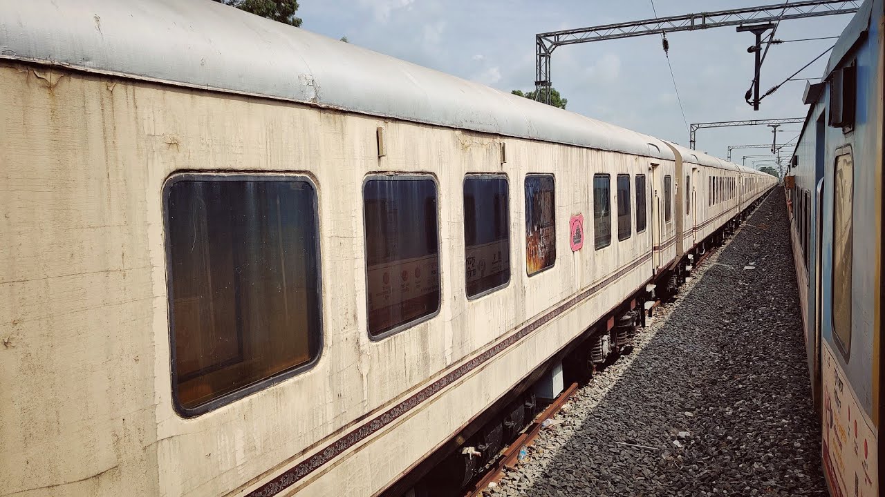 One Last time| Extremely rare spotting of the Luxurious PALACE ON WHEELS Train before going to scrap
