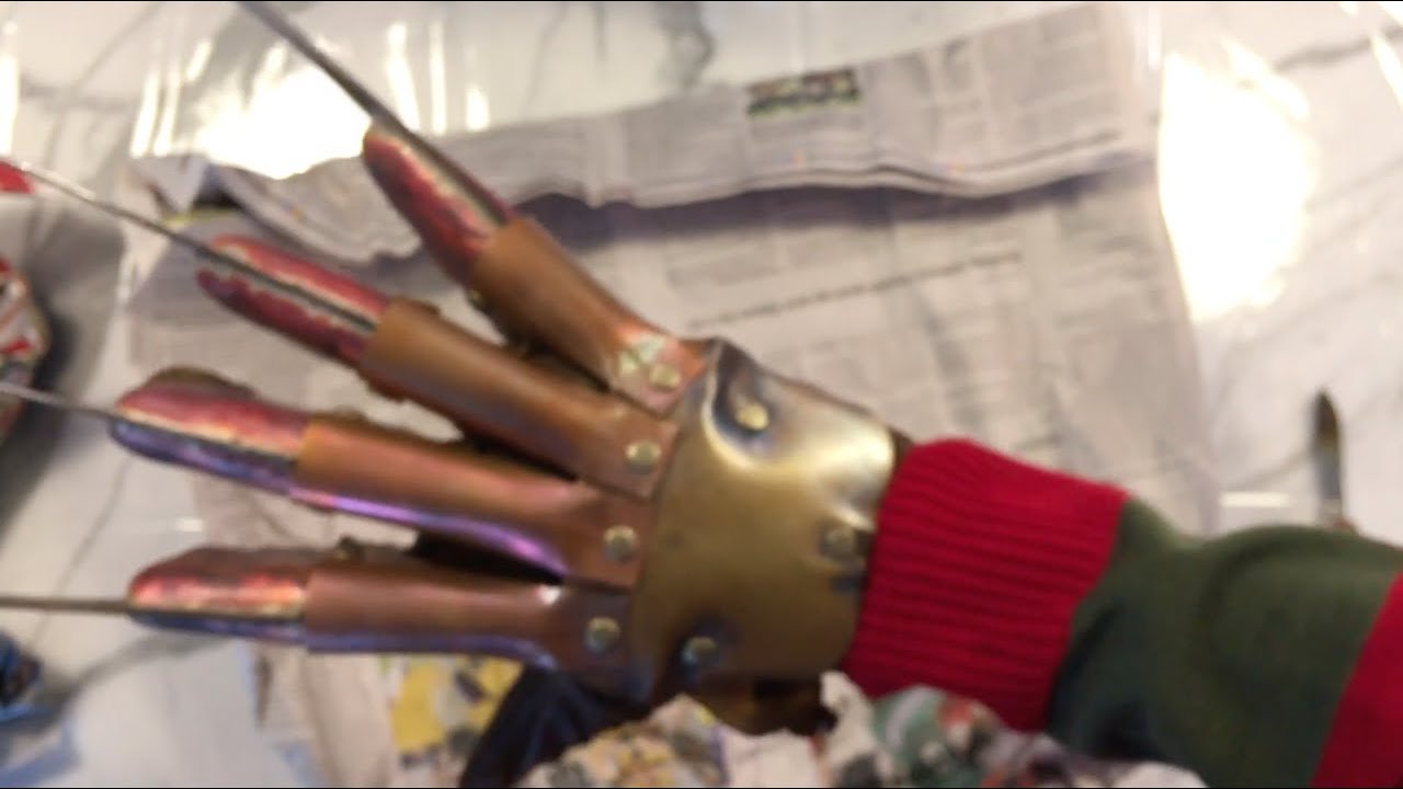 UNBOXING Boiler Room Creation from Razor Gloves (halloween 2018)