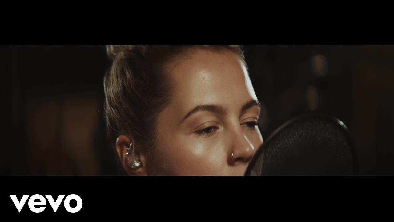 Elli Ingram - Sleeping Pill (Live Session)
