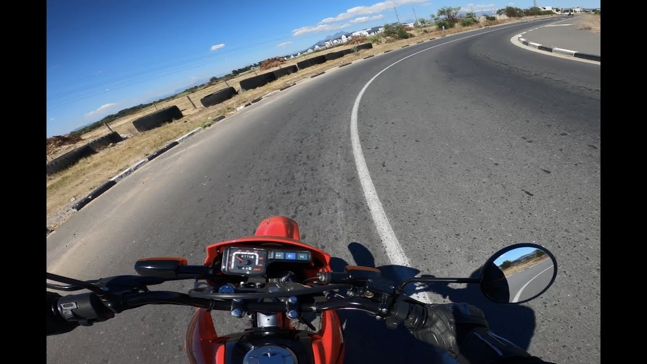 Riding my Honda XR125L on some nice twisty, brand new deserted roads. Relaxing POV. GoPro Hero 8.