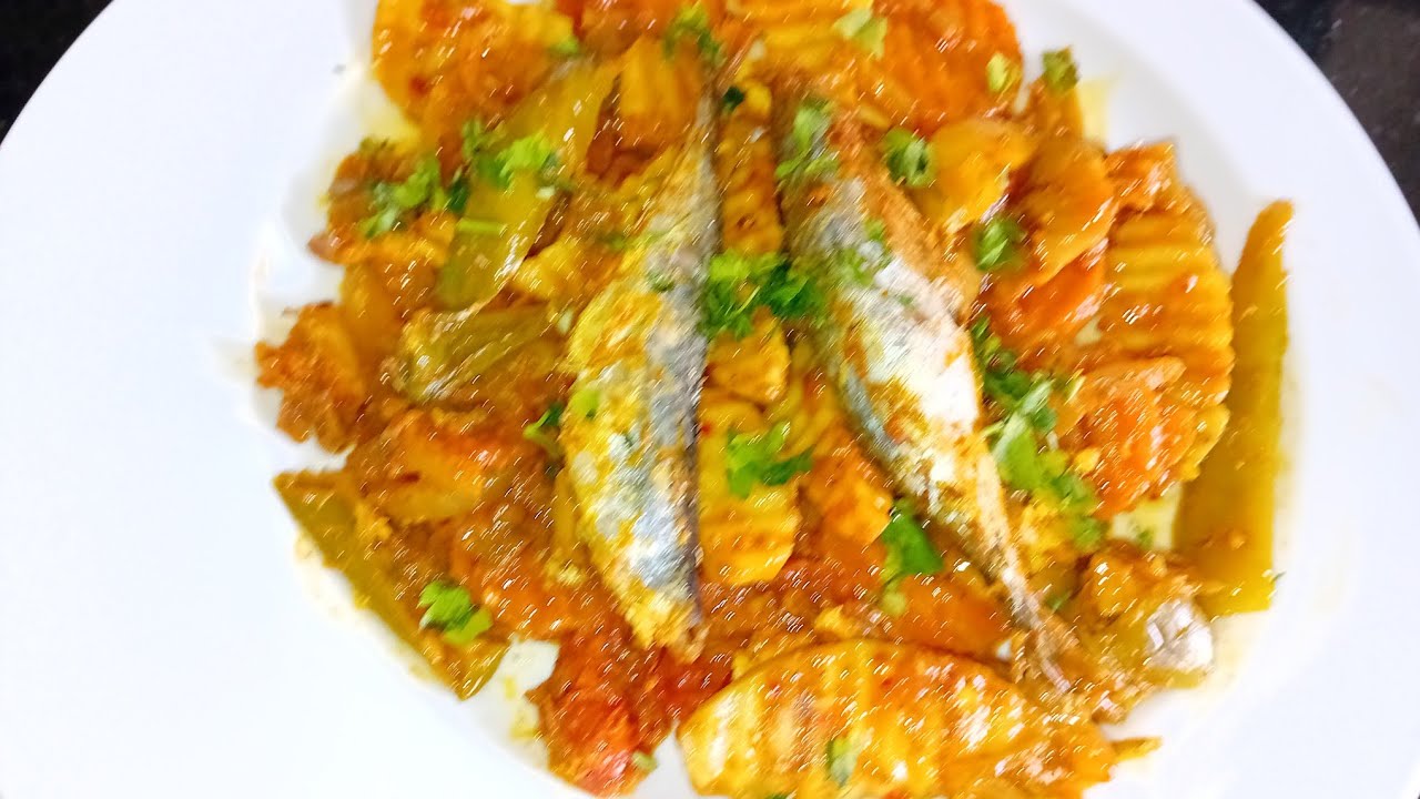 المطبخ التونسي🇹🇳 طاجين قارس طبق زمني سمك الماكرو( السكنبري) من الذ ما تاكل Macreau Au Four Un Délice