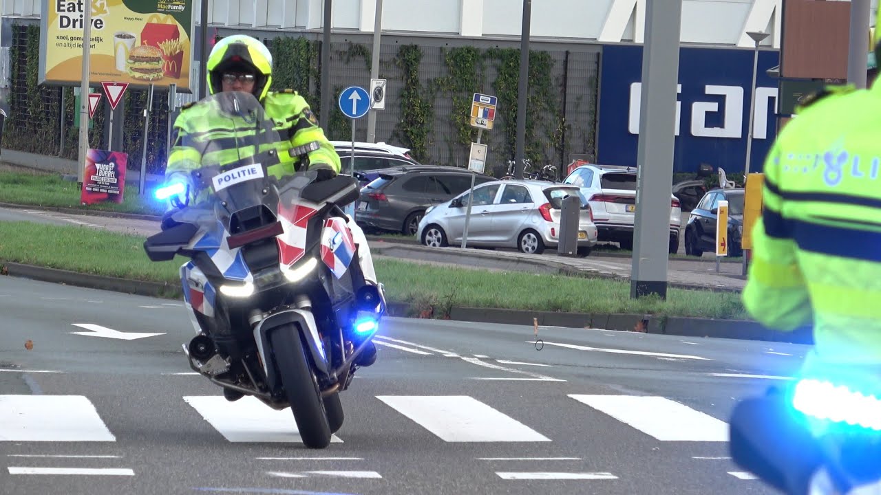Nieuwe BMW R1300RT Politiemotor! - Politie begeleidt supportersbussen naar de Kuip in Rotterdam!