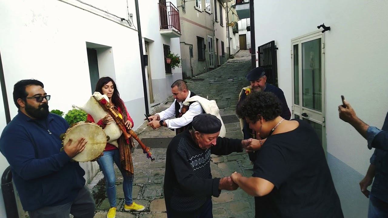 Tarantella alla Zampogna con Ballo Anziani | La 3 palmi e 1/2 di Serena Forlano