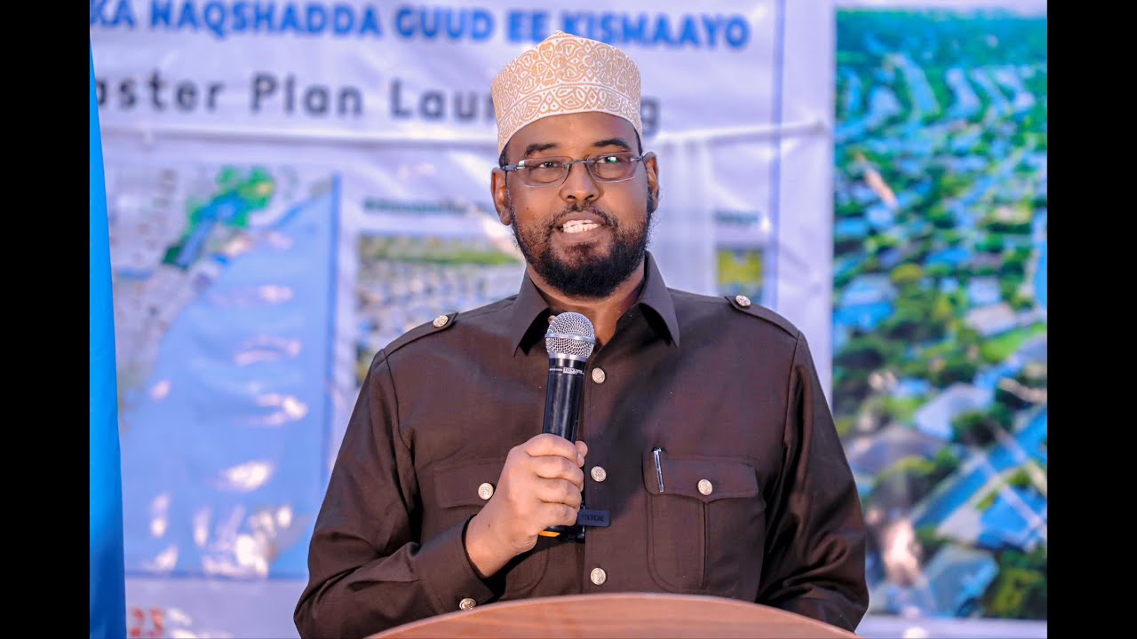 AXMED MADOOBE OO WEERAR AFKA AH KU QAADAY KOOXDA FARMAAJO