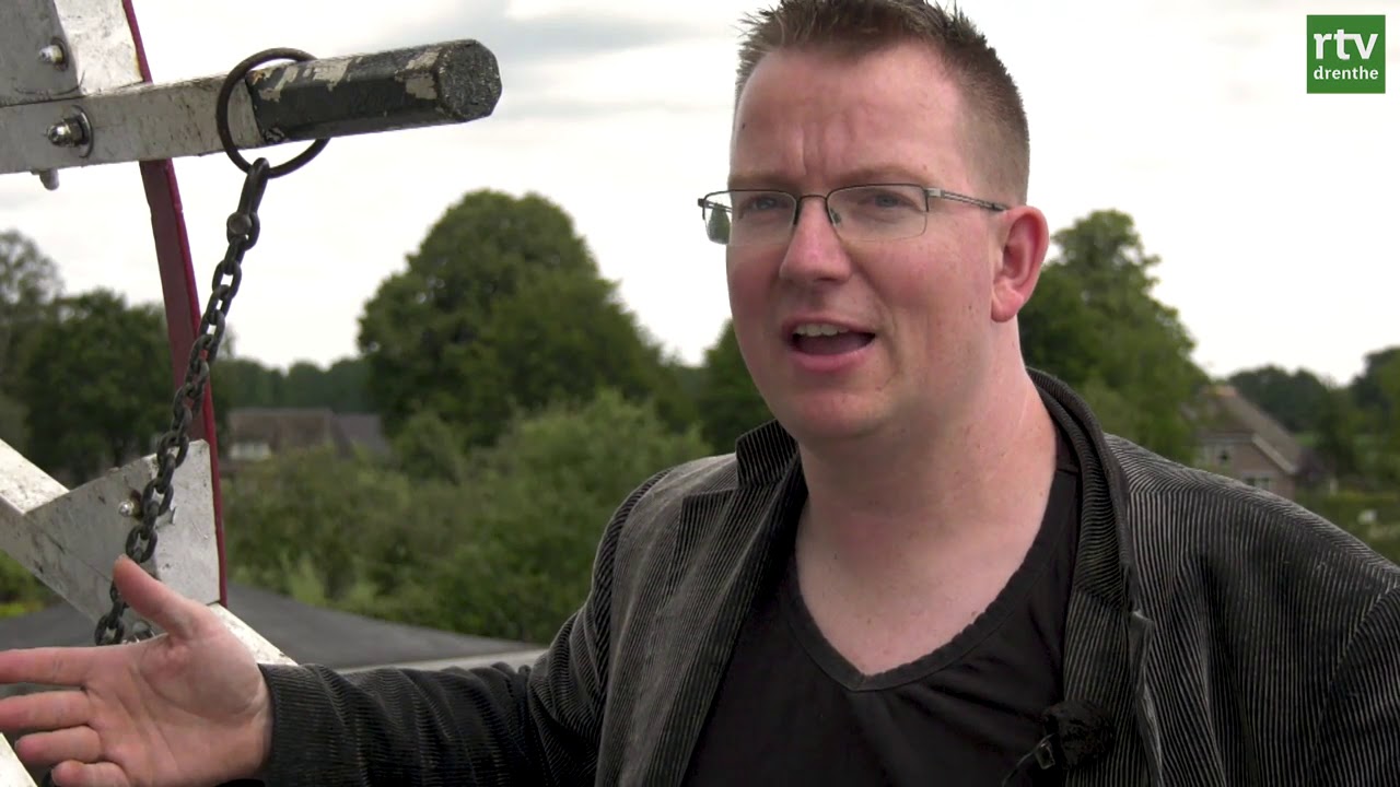 Jonge molenaars houden korenmolen De Bente in Dalen draaiende | Erfgoed