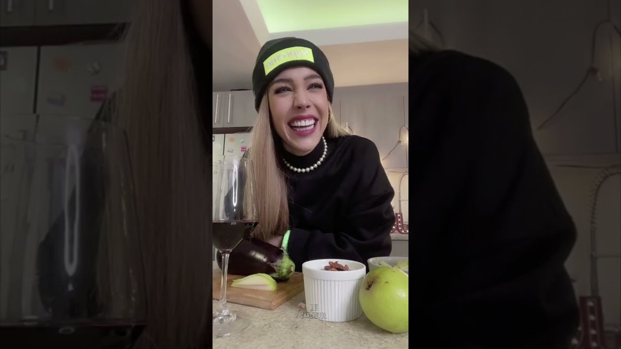 Danna Paola Live en tiktok haciendo receta Navideña
