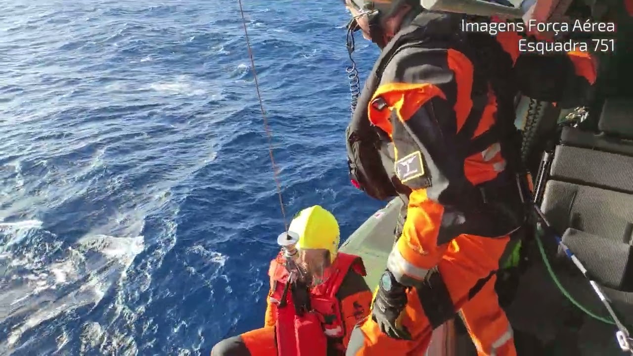 Força Aérea Portuguesa Resgata Homem de Veleiro à Deriva