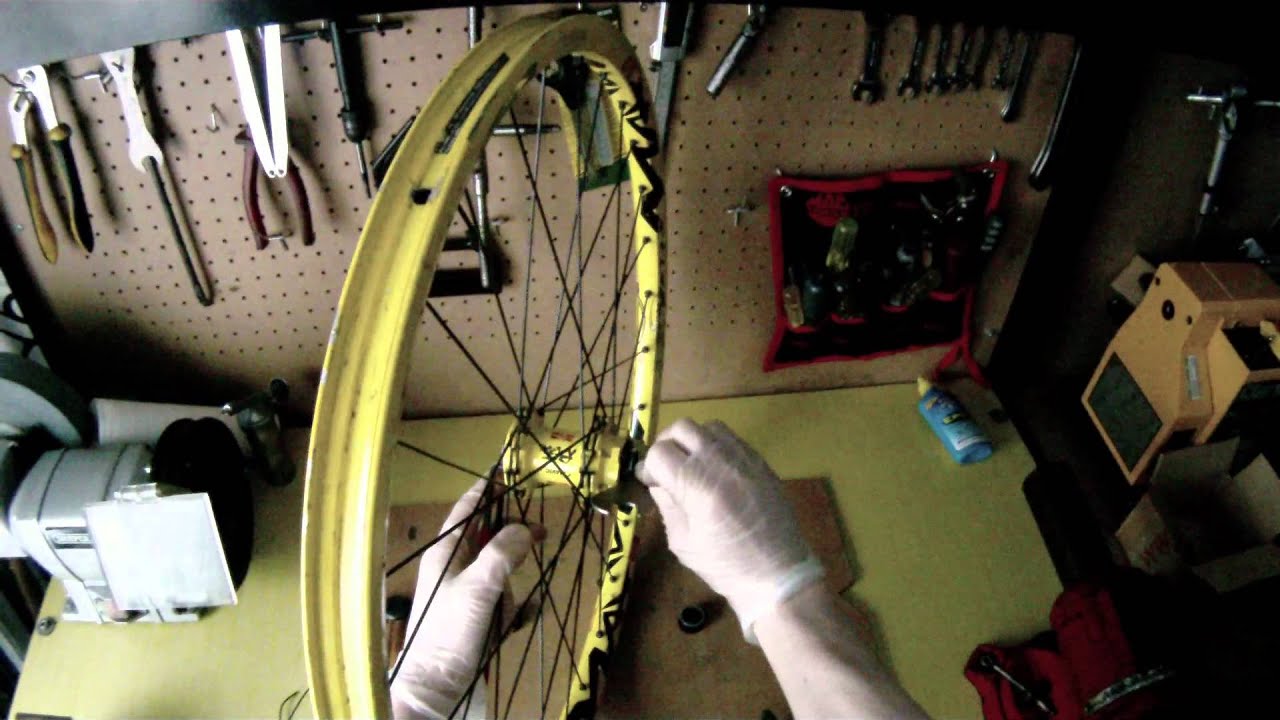 Service guide for strip down and removal of mavic 20mm bolt through front wheels deemax  + deetrax