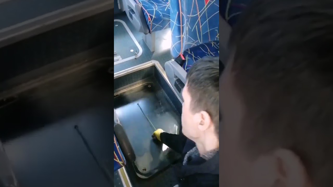 Смазываем тросы КПП 