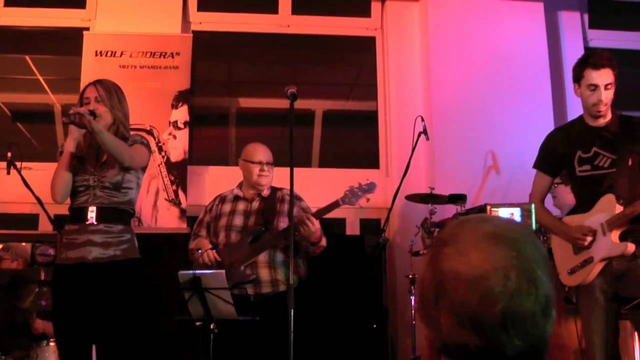 WOLF CODERAs SESSION POSSIBLE: Iva Zalac singt 'Funhouse'