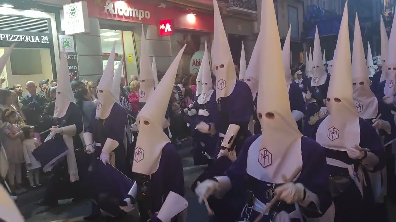 Semana Santa 2023 Zaragoza Jueves Santo Cofradía del Descendimiento calle Manifestación.