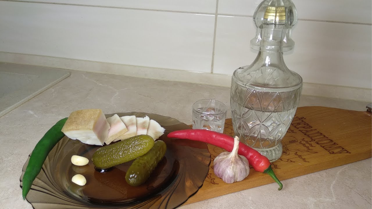 КАК ПРИГОТОВИТЬ ВОДКУ 40% об. ИЗ СПИРТА 95% об../ Петр Север - кулинария.