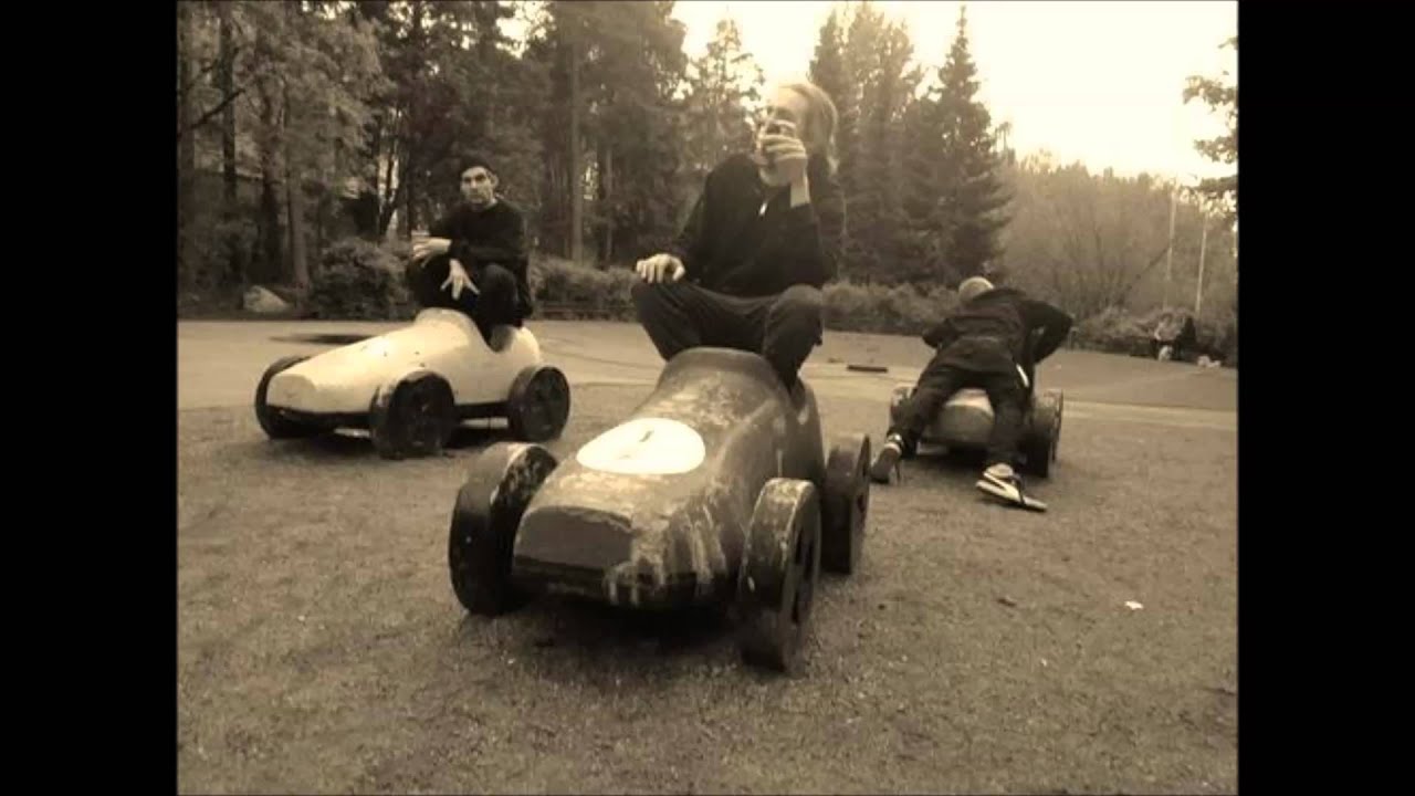 Mikidi & Gaiaf - It&auml; Muuvit ft. Hugo Blossi