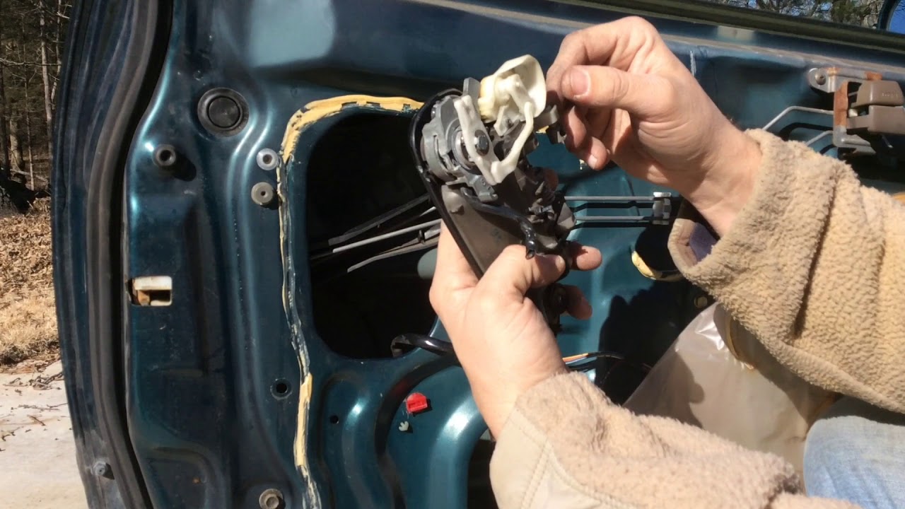 Acura Integra: Exterior Door Handle Swap