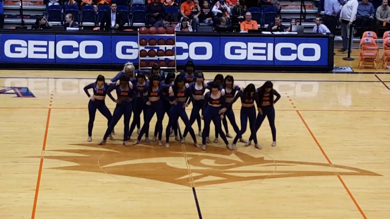 UTSA SOSA Pom Squad Basketball Halftime Performance