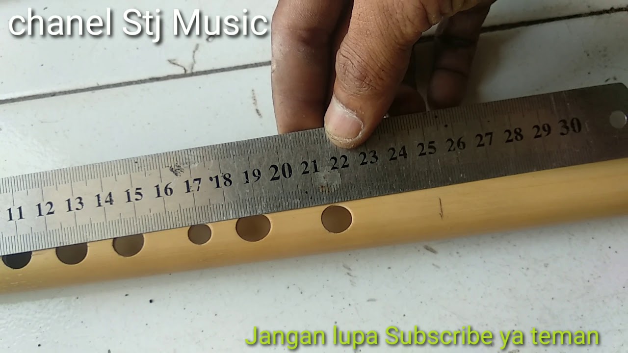 Tutorial / Cara membuat suling Nada D juga jarak lubang nya.how to make flutes D