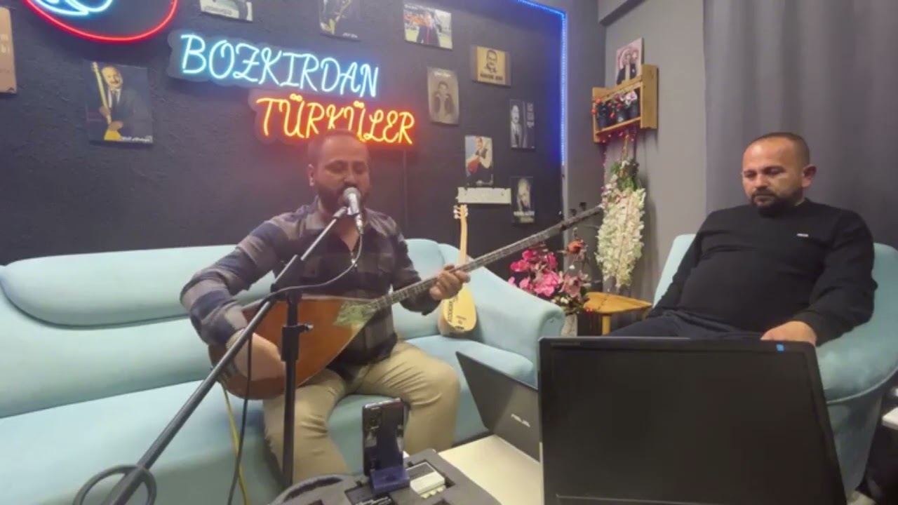 Muhammed Üstek   Bombalanmış Şehir Gibiyim